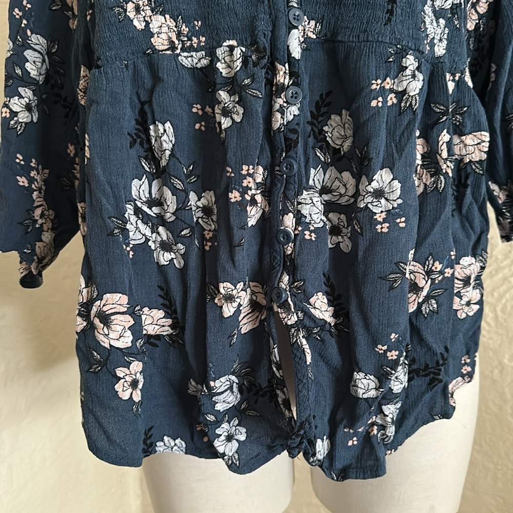 Torrid Blue White Blush Floral Smocked Button Front Top Blouse Shirt 2 - Picture 4 of 10